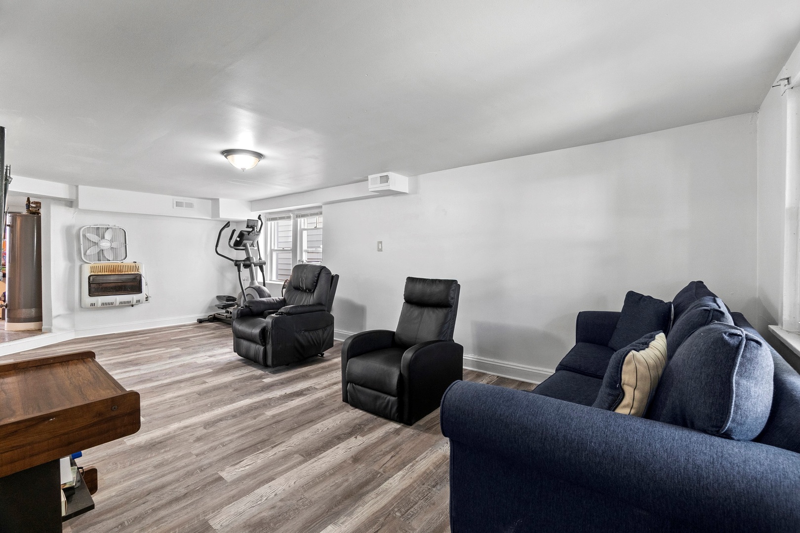 1225 S 49th Court