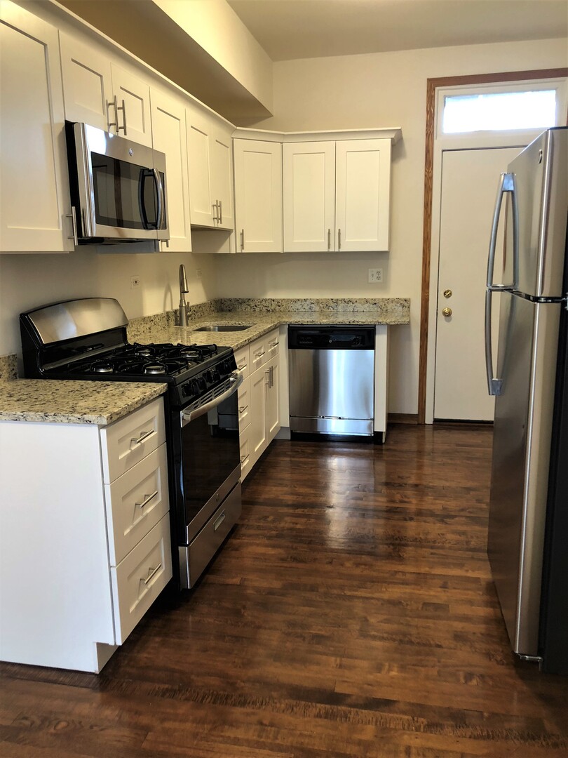2250 W Berteau Avenue