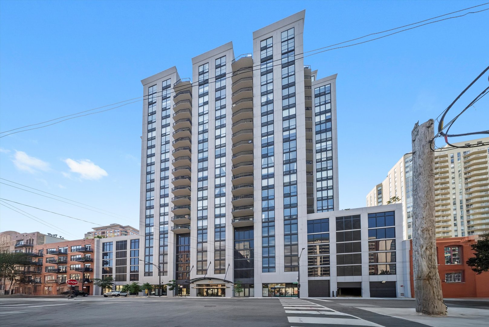 435 W Erie Street 1708