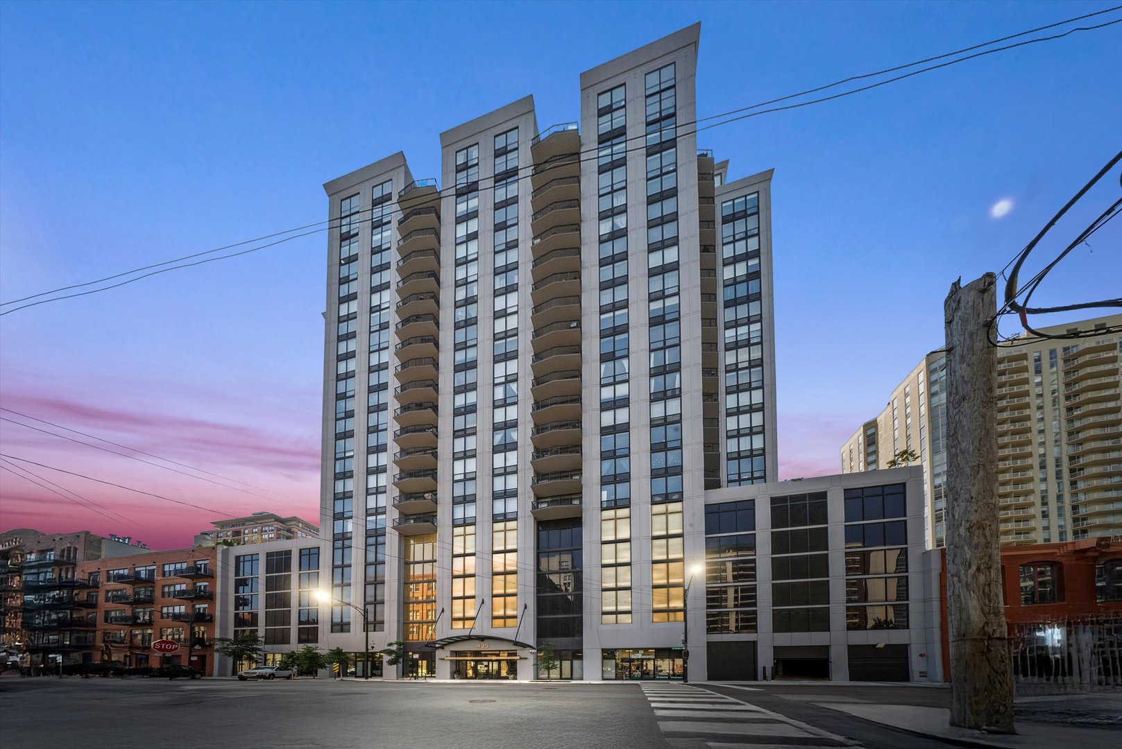 435 W Erie Street 1708