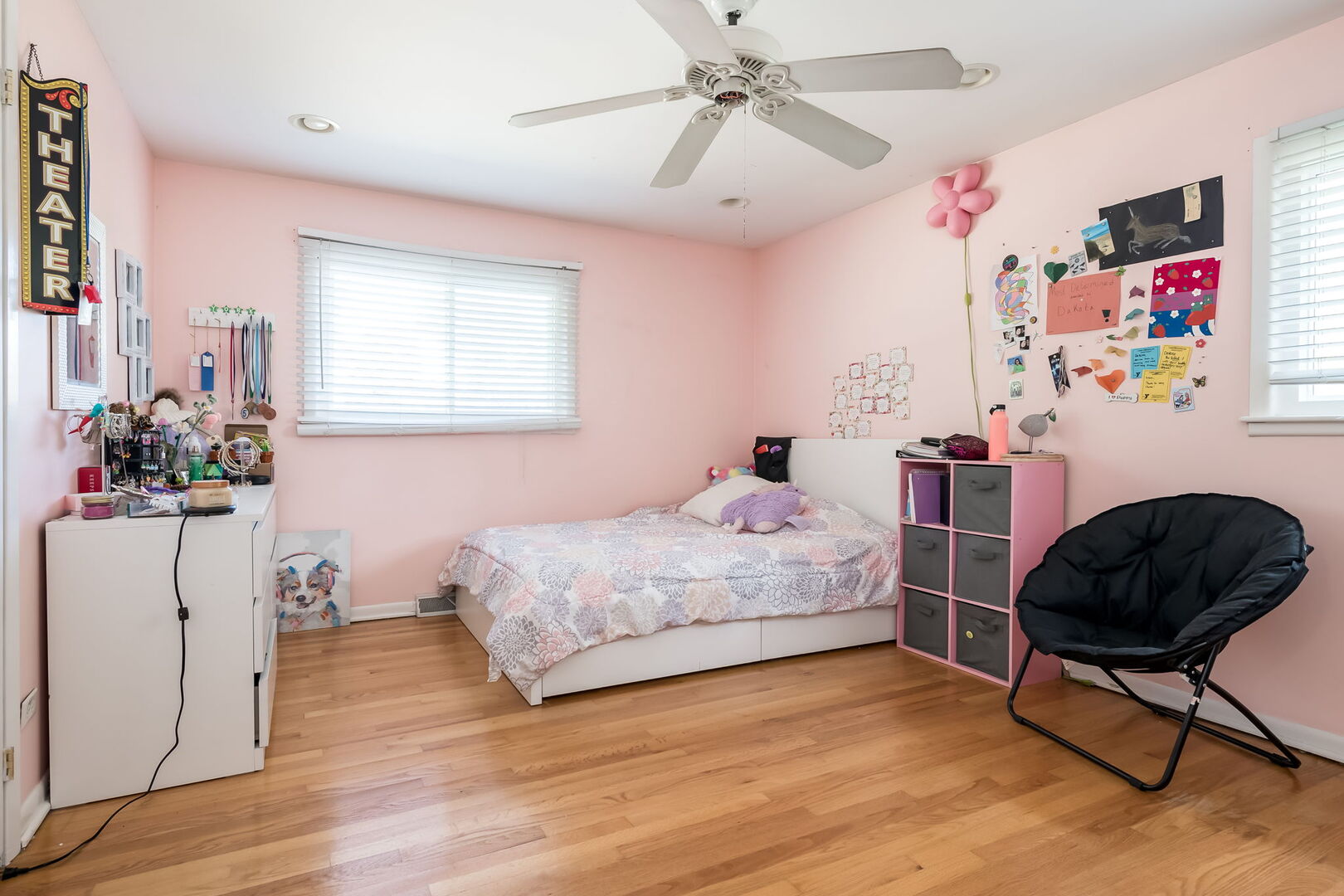 Elmhurst, Illinois 60126, United States, 3 Bedrooms Bedrooms, ,3 BathroomsBathrooms,Residential,Active,233310