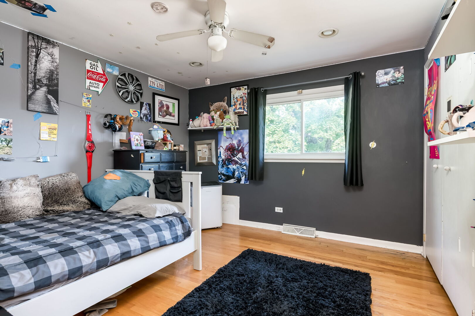 Elmhurst, Illinois 60126, United States, 3 Bedrooms Bedrooms, ,3 BathroomsBathrooms,Residential,Active,233310