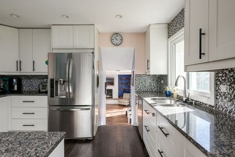 Tiny photo for 522 E Park Manor Court, Elmhurst, IL 60126 (MLS # 12493205)