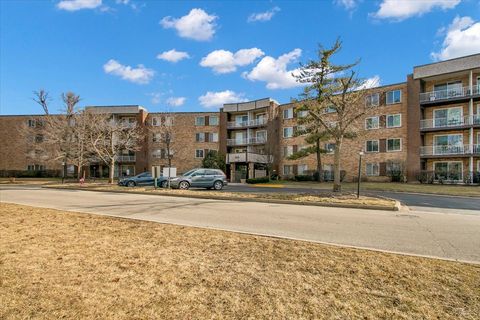 Tiny photo for 245 S Park Lane #321, Palatine, IL 60074 (MLS # 12576335)