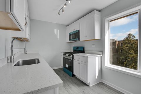 Tiny photo for 245 S Park Lane #321, Palatine, IL 60074 (MLS # 12576335)