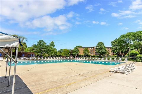 Tiny photo for 245 S Park Lane #321, Palatine, IL 60074 (MLS # 12576335)