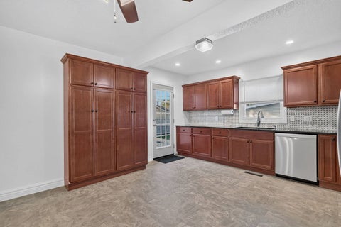Tiny photo for 2630 Davie Street, Davenport, IA 52804 (MLS # 12787551)