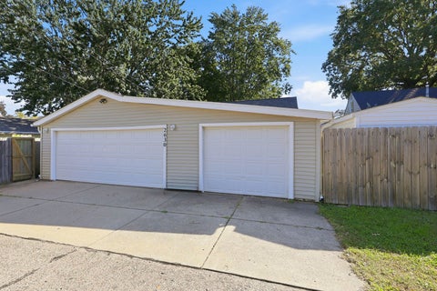 Tiny photo for 2630 Davie Street, Davenport, IA 52804 (MLS # 12787551)
