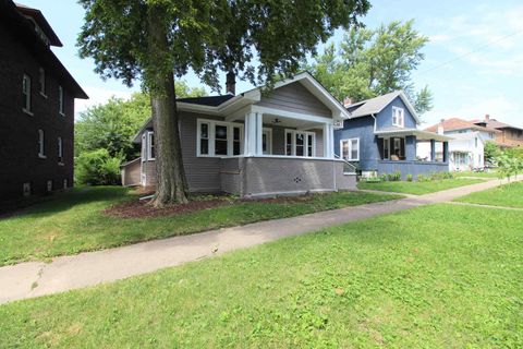 Tiny photo for 355 S Evergreen Avenue, Kankakee, IL 60901 (MLS # 12448815)