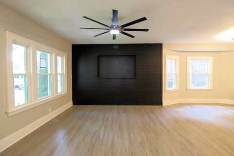 Tiny photo for 355 S Evergreen Avenue, Kankakee, IL 60901 (MLS # 12448815)
