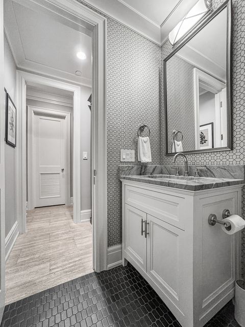 Tiny photo for 1637 N Burling Street, Chicago, IL 60614 (MLS # 12488066)