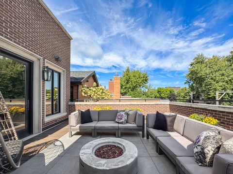 Tiny photo for 1637 N Burling Street, Chicago, IL 60614 (MLS # 12488066)