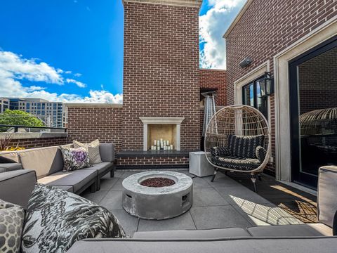 Tiny photo for 1637 N Burling Street, Chicago, IL 60614 (MLS # 12488066)