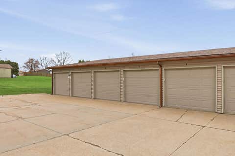 Tiny photo for 4190 MALLARD Court #9, Bettendorf, IA 52722 (MLS # 12735729)