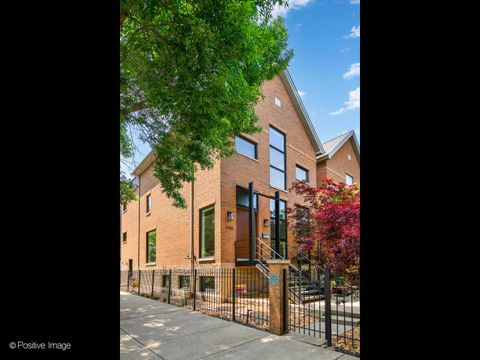 1935 W Bloomingdale Avenue Chicago IL 60622