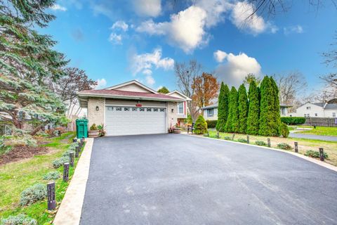 Tiny photo for 21314 Highland Drive, Lake Zurich, IL 60047 (MLS # 12553241)