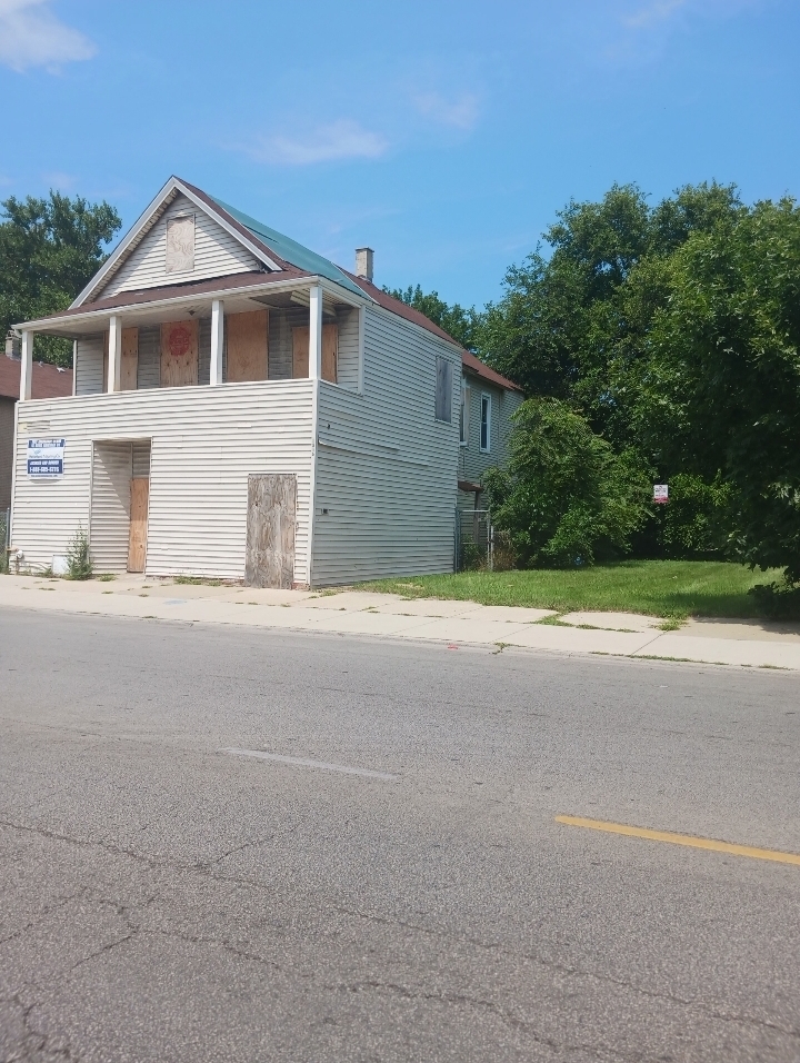 2856 E 79th Street