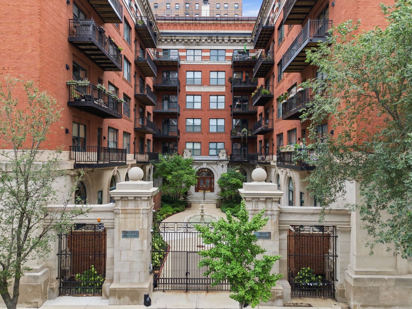 1439 S Michigan Avenue 108