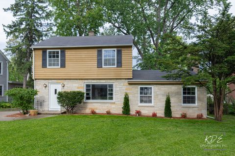 Photo of 210 S Gladstone Avenue, Aurora, IL 60506 (MLS # 12648791)