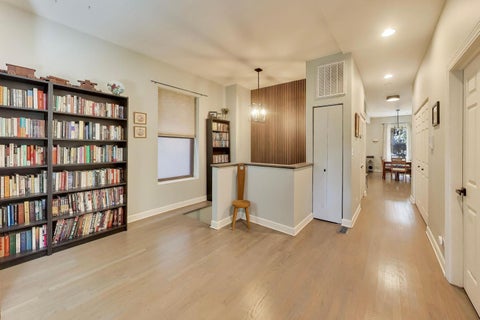 Tiny photo for 4921 N Kenmore Avenue #1, Chicago, IL 60640 (MLS # 12757940)
