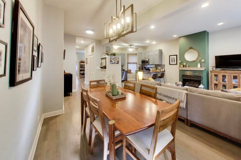 Tiny photo for 4921 N Kenmore Avenue #1, Chicago, IL 60640 (MLS # 12757940)