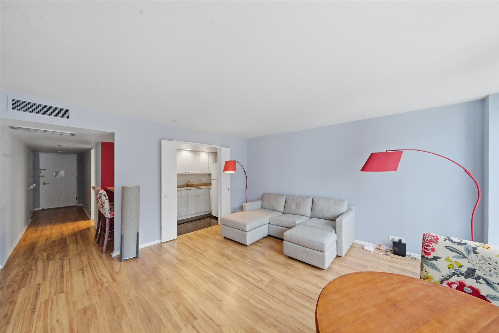 260 E Chestnut Street 2306
