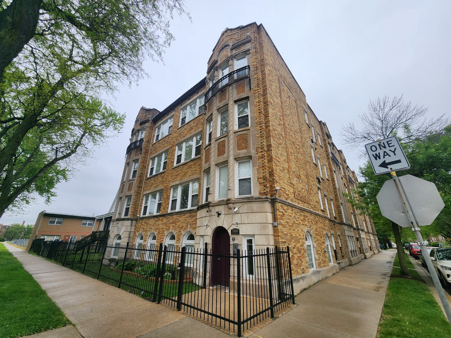 7000 S East End Avenue 303