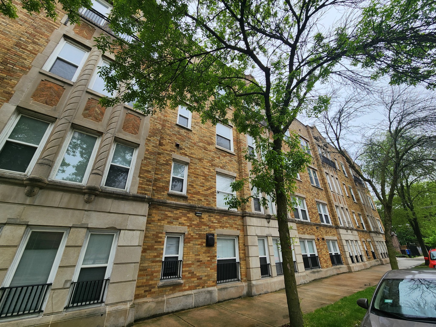 7000 S East End Avenue 303