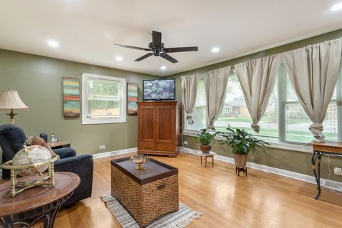 Tiny photo for 11226 Mandel Avenue, Westchester, IL 60154 (MLS # 12622631)