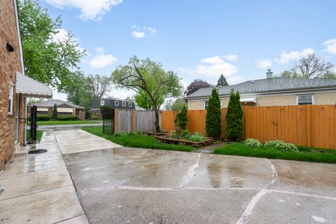 Tiny photo for 11226 Mandel Avenue, Westchester, IL 60154 (MLS # 12622631)