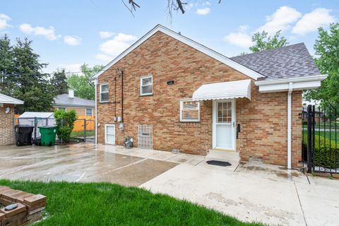 Tiny photo for 11226 Mandel Avenue, Westchester, IL 60154 (MLS # 12622631)