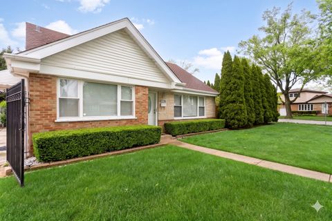 Tiny photo for 11226 Mandel Avenue, Westchester, IL 60154 (MLS # 12622631)