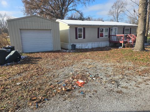 Tiny photo for 509 N Taft Street, West Frankfort, IL 62896 (MLS # 12528185)