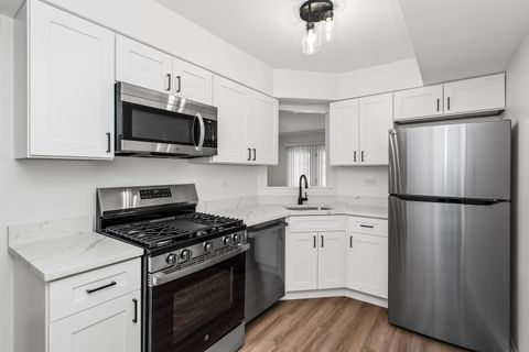 2 beds bed, 1 baths bath property at 4252 central road 102, glenview, il 60025