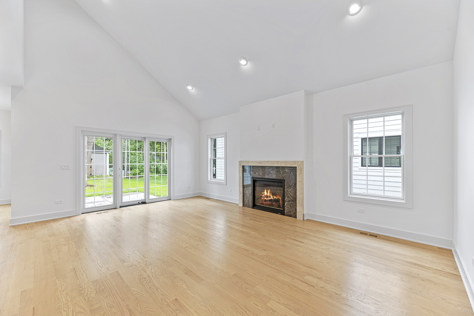 1672 Huntington Lane