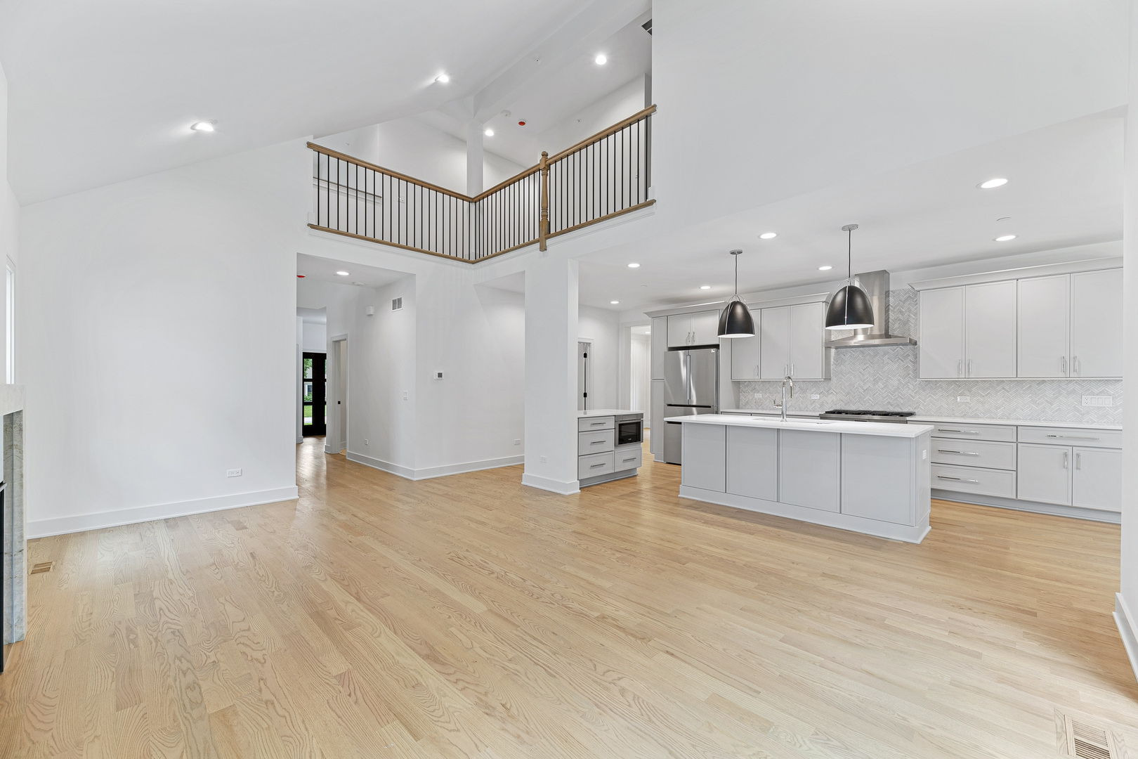 1672 Huntington Lane