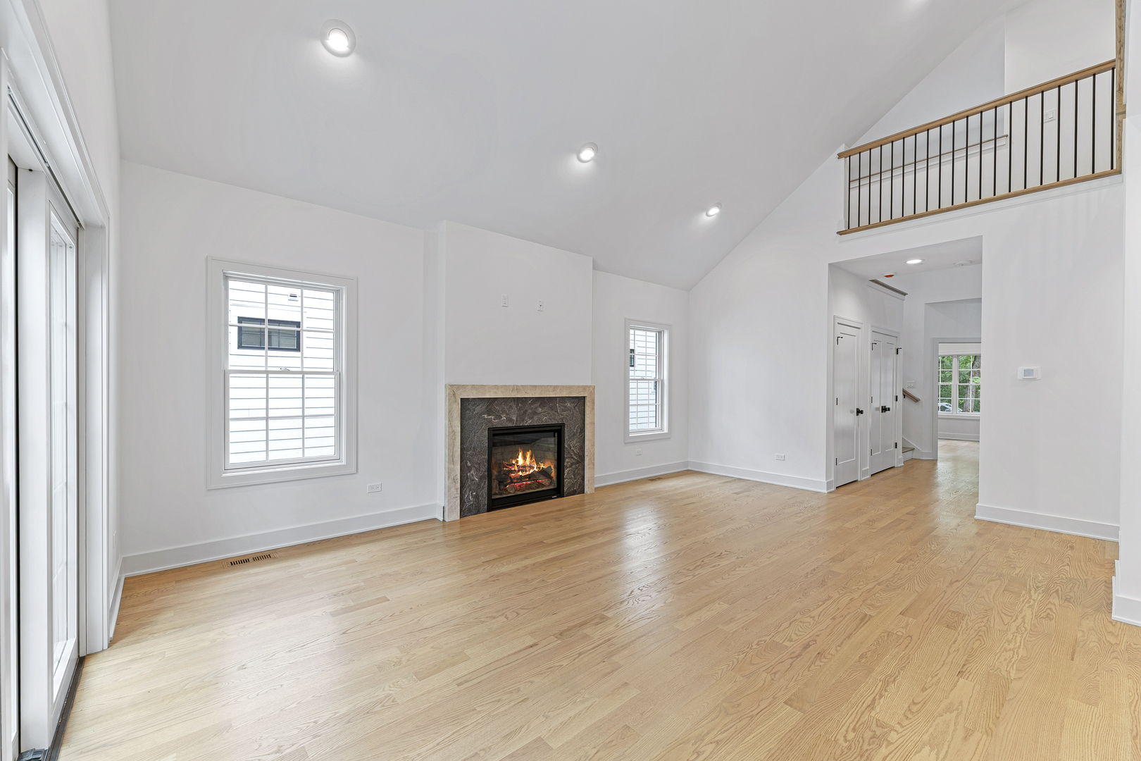 1672 Huntington Lane