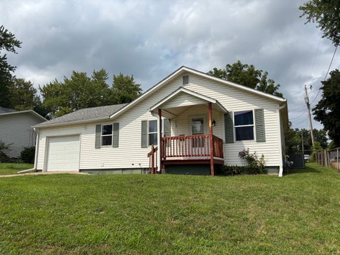 Tiny photo for 118 29th Avenue, Clinton, IA 52732 (MLS # 12722558)