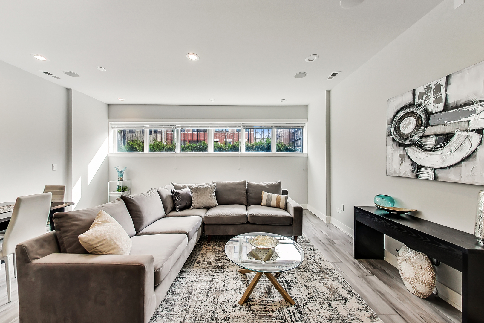 1154 W Ohio Street 101