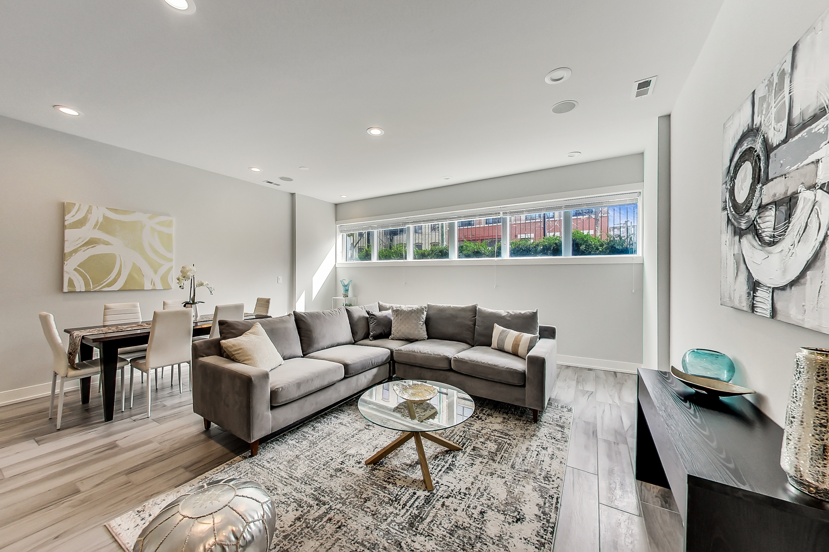 1154 W Ohio Street 101