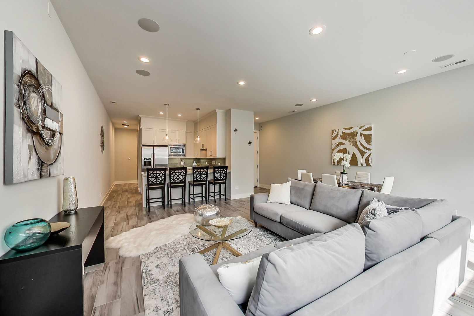 1154 W Ohio Street 101