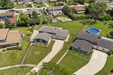 Tiny photo for 3N445 Jill Court, Elmhurst, IL 60126 (MLS # 12676553)