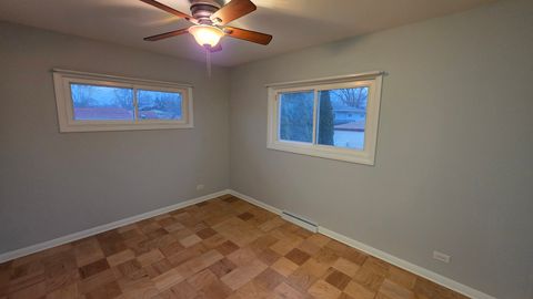 Tiny photo for 887 Ingram Place, Des Plaines, IL 60016 (MLS # 12537475)