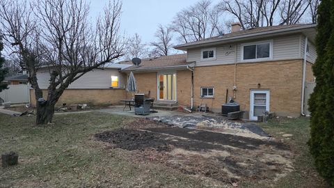 Tiny photo for 887 Ingram Place, Des Plaines, IL 60016 (MLS # 12537475)