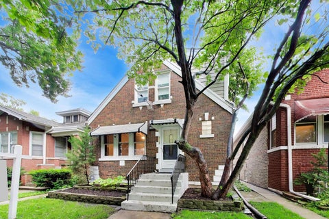 Photo of 5012 N Tripp Avenue, Chicago, IL 60630 (MLS # 12720720)