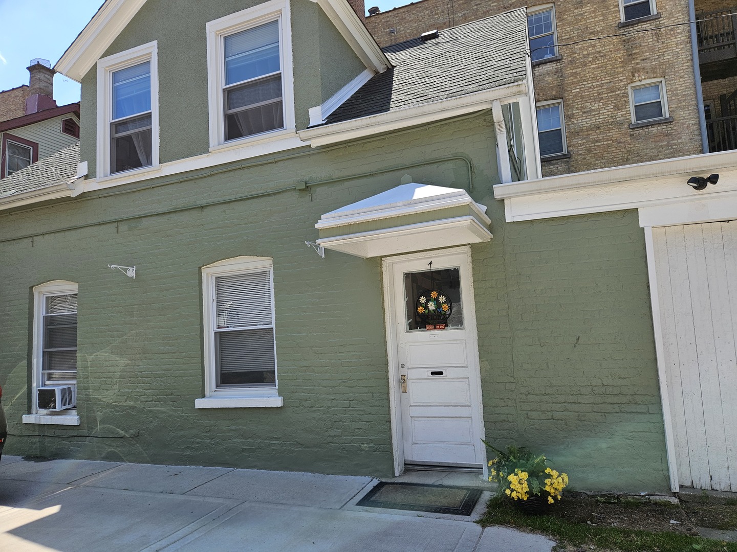 7328 N Honore Street COACHHS-1