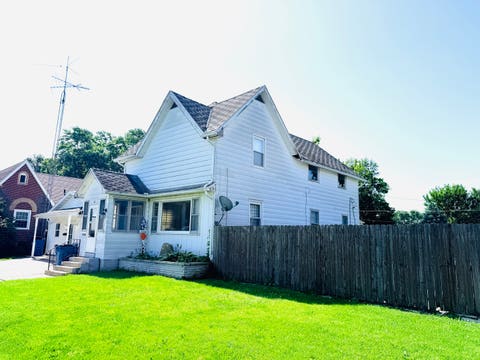 Tiny photo for 411 W Washington Street, Hoopeston, IL 60942 (MLS # 12692972)