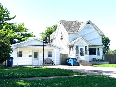 Photo of 411 W Washington Street, Hoopeston, IL 60942 (MLS # 12692972)