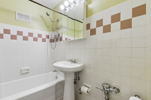 Tiny photo for 4970 N Marine Drive #321, Chicago, IL 60640 (MLS # 12759299)