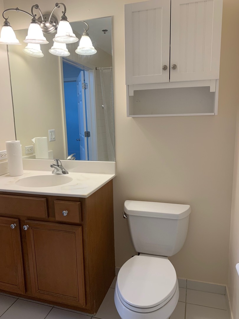 Chicago, Illinois 60646, United States, 2 Bedrooms Bedrooms, ,2 BathroomsBathrooms,Residential,Active,211263